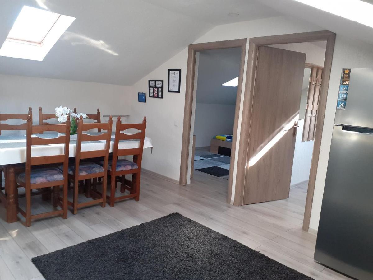 Casa Andy Hotell Buşteni Eksteriør bilde