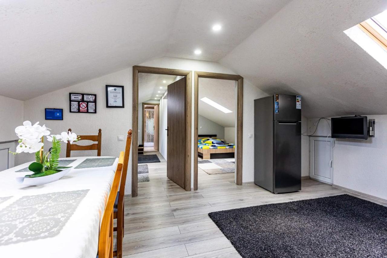Casa Andy Hotell Buşteni Eksteriør bilde