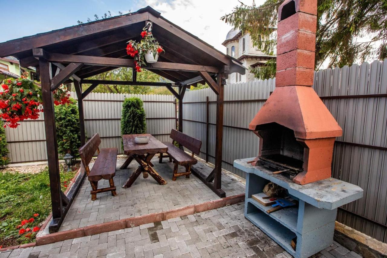 Casa Andy Hotell Buşteni Eksteriør bilde